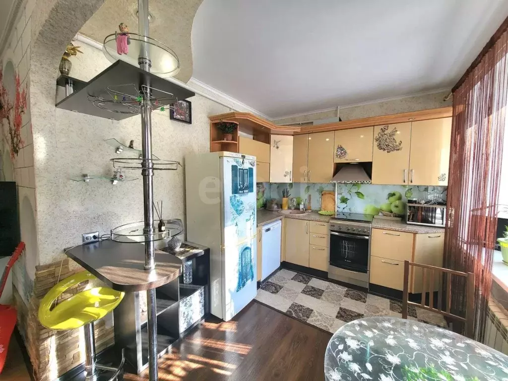 2-к кв. Тюменская область, Тюмень ул. Хохрякова, 32 (60.0 м) - Фото 2