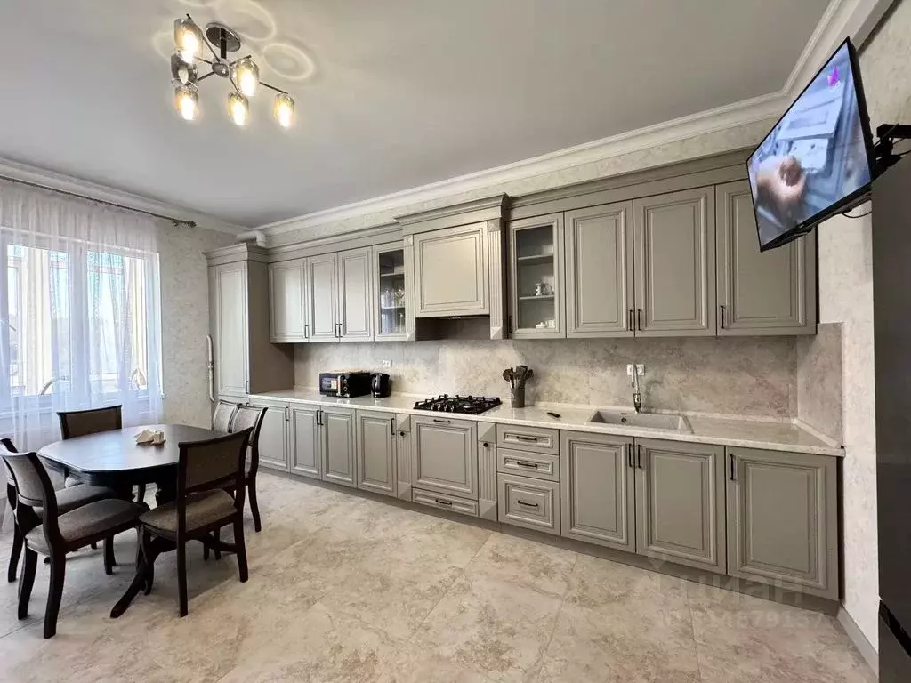 2-к кв. Ставропольский край, Ессентуки ул. Луначарского, 11 (75.0 м) - Фото 1