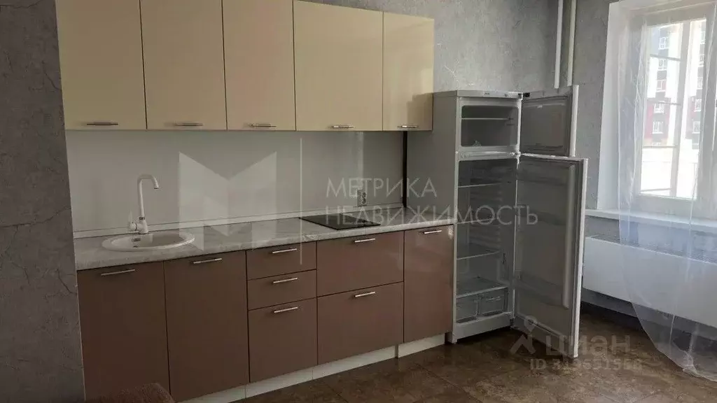 Студия Тюменская область, Тюмень ул. Валентины Трофимовой, 1 (30.0 м) - Фото 0