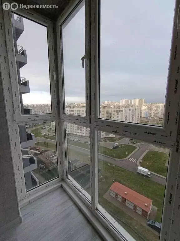 2-комнатная квартира: Калининград, Крымский проезд, 2 (62.2 м) - Фото 1