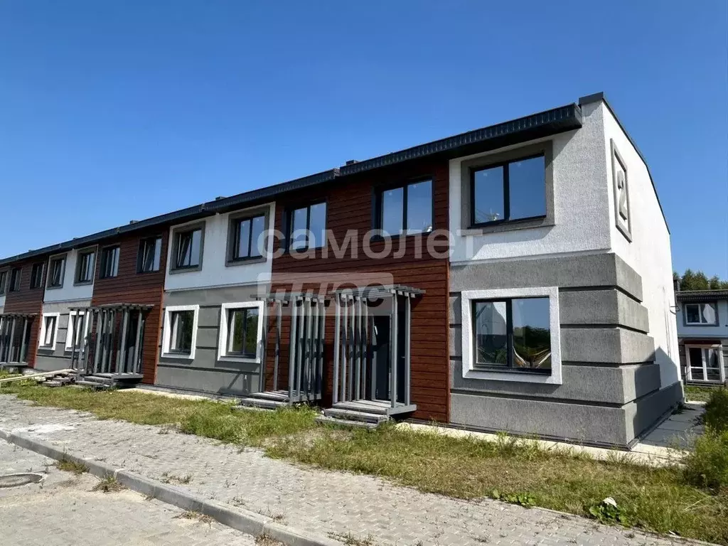 Таунхаус в Курганская область, Курган Заозерный жилрайон, 15-й мкр, 3 ... - Фото 1