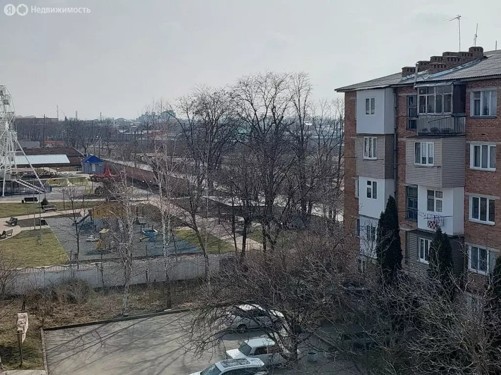 3-комнатная квартира: Беслан, улица Генерала Плиева, 1 (59 м) - Фото 2