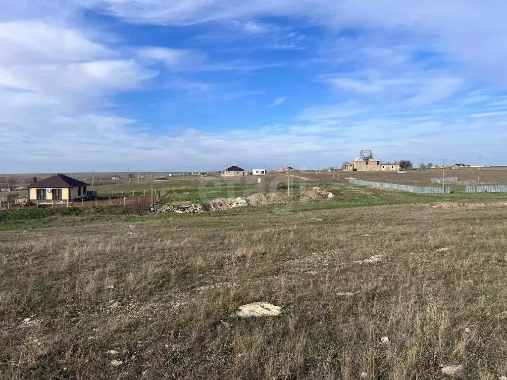 Участок в Крым, Симферопольский район, Перовское с/пос, с. Ключи ул. ... - Фото 1