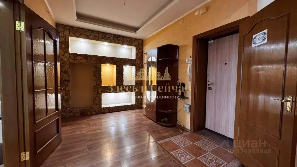 2-к кв. Татарстан, Казань ул. Столярова, 5 (86.6 м) - Фото 2