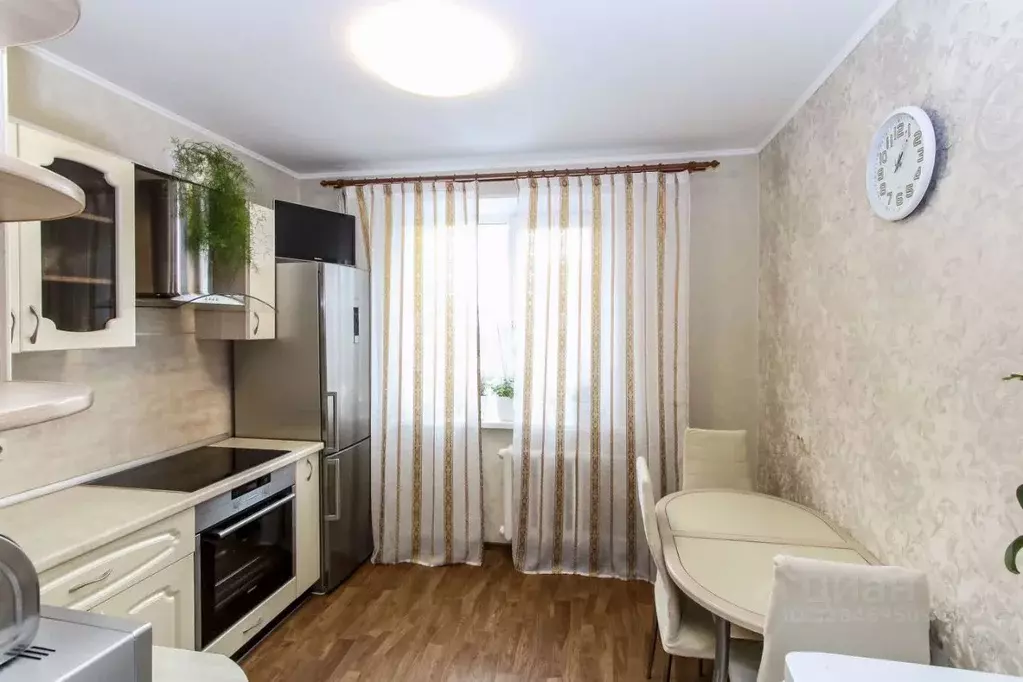 2-к кв. Тюменская область, Тюмень ул. Домостроителей, 8 (50.4 м) - Фото 1