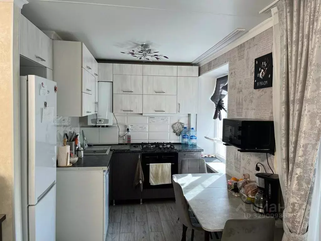 2-к кв. Крым, Армянск Имени Генерала Васильева мкр, 10 (47.5 м) - Фото 1