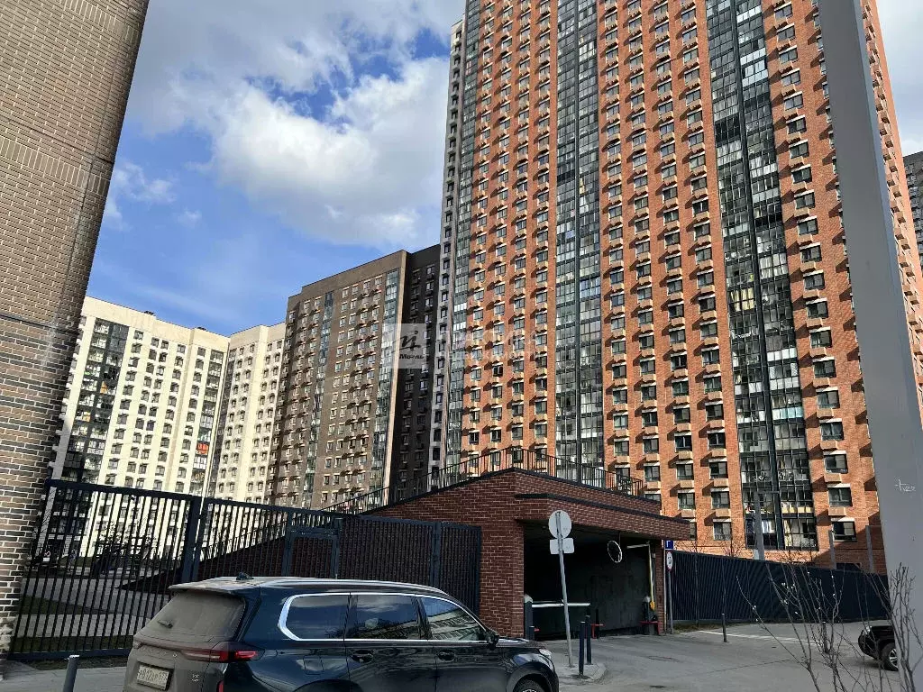 Продается 3-комнатная квартира - Фото 1