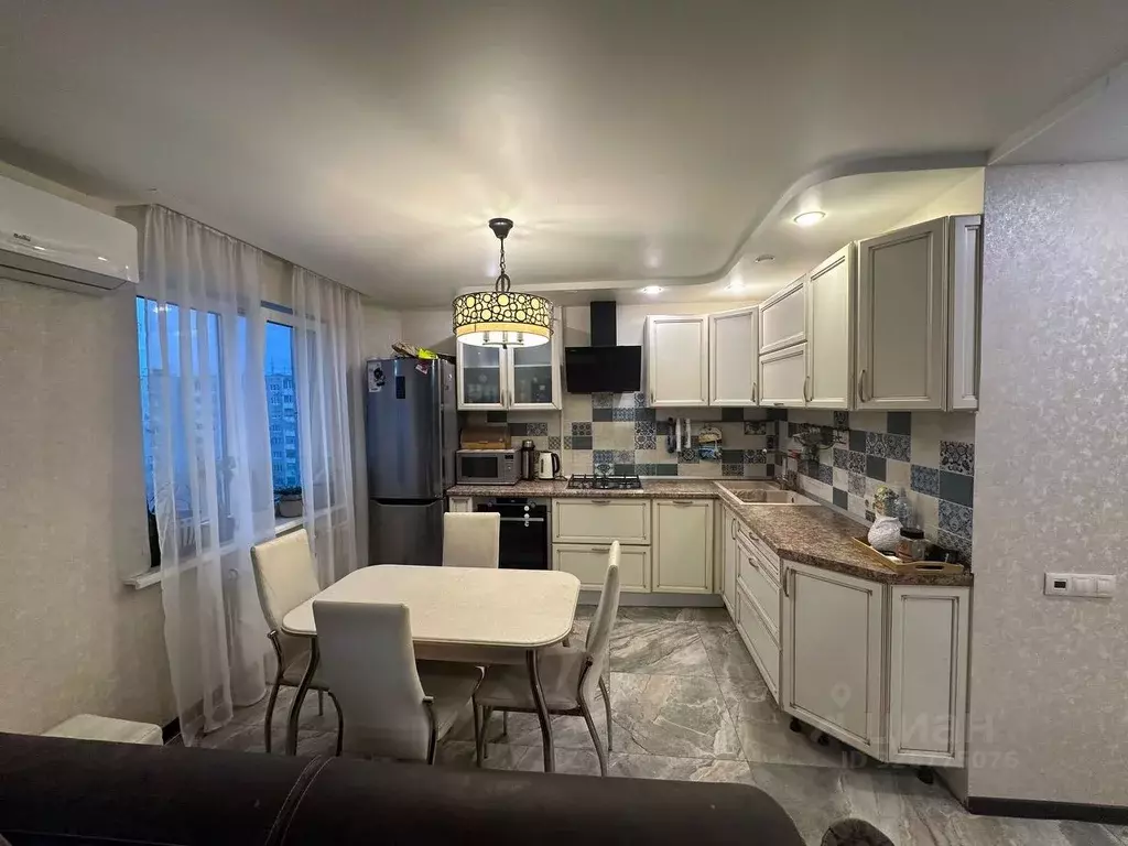 3-к кв. Волгоградская область, Волгоград ул. Елисеева, 15А (64.6 м) - Фото 1