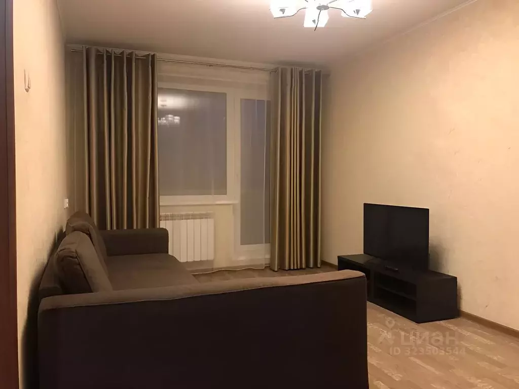 1-к кв. Санкт-Петербург пос. Шушары, Пушкинская ул., 18 (40.0 м) - Фото 1