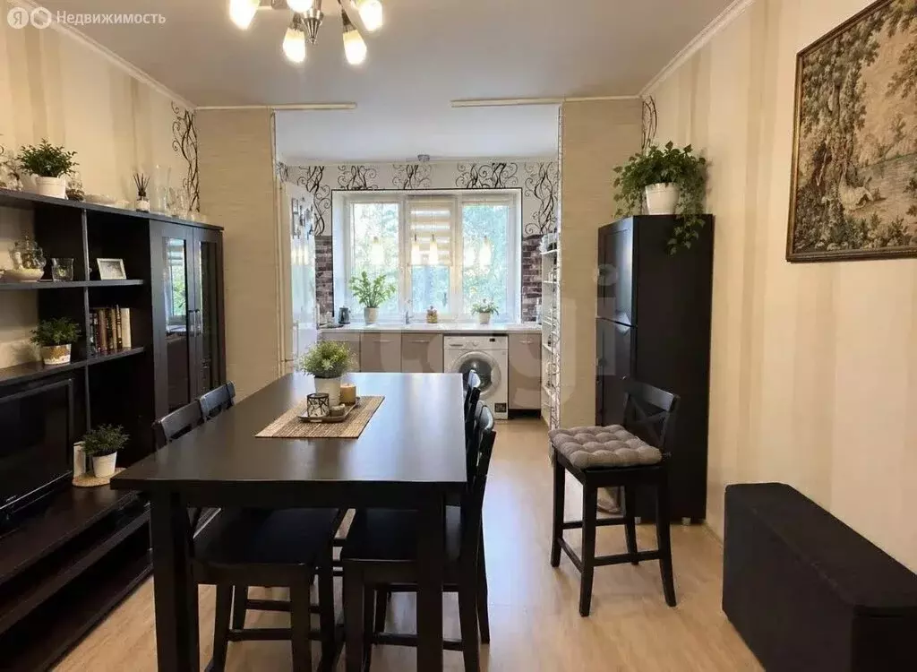 2-комнатная квартира: Тюмень, Волгоградская улица, 67 (55.2 м) - Фото 1