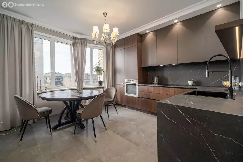 3-комнатная квартира: Санкт-Петербург, улица Нахимова, 11 (131 м) - Фото 1