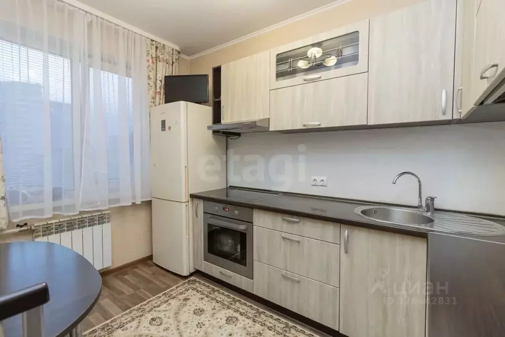 2-к кв. Тюменская область, Тюмень ул. 50 лет Октября, 54 (53.8 м) - Фото 1