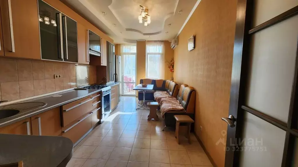 2-к кв. Крым, Евпатория просп. Ленина, 68к17 (75.0 м) - Фото 1