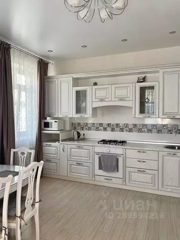 2-к кв. Татарстан, Казань ул. Каюма Насыри, 42 (65.0 м) - Фото 1