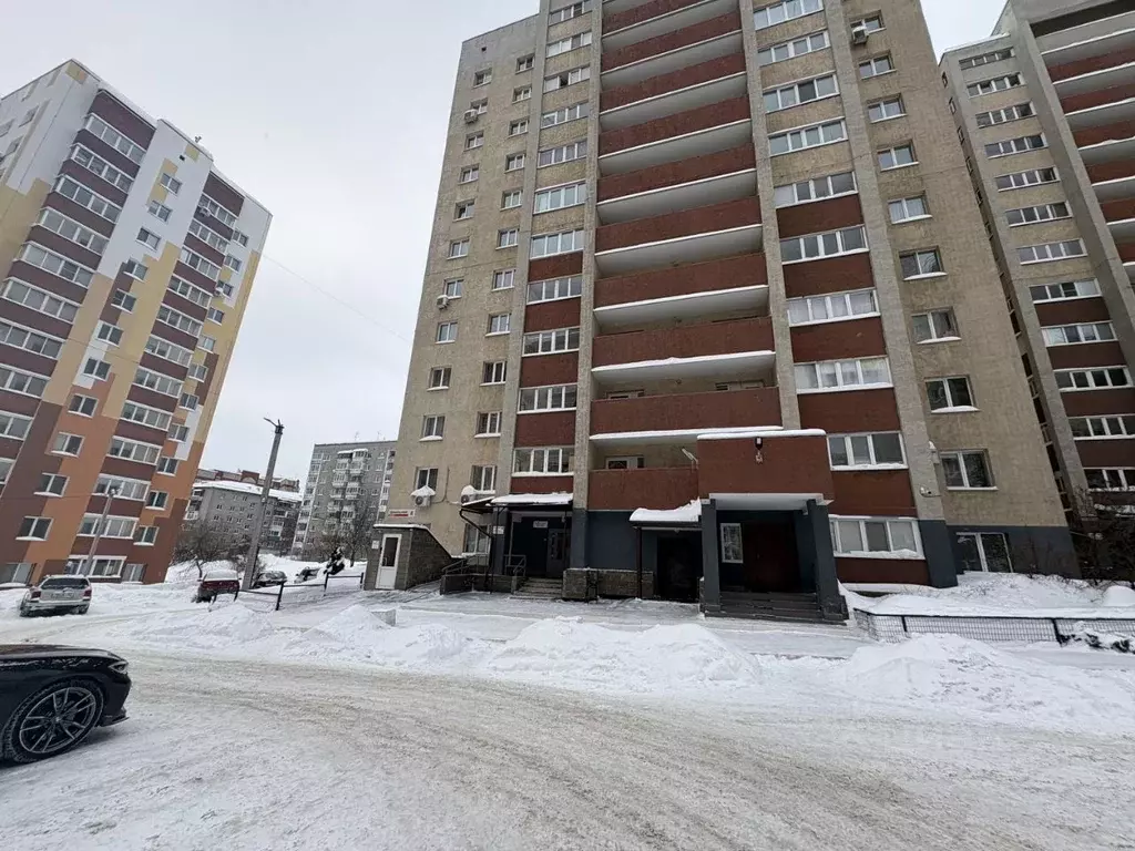 1-к кв. Удмуртия, Ижевск Школьная ул., 6 (43.0 м) - Фото 1