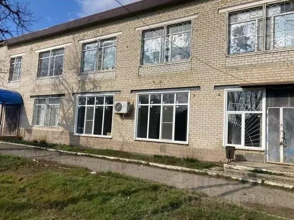 Помещение свободного назначения в Ставропольский край, с. Новоселицкое ... - Фото 0