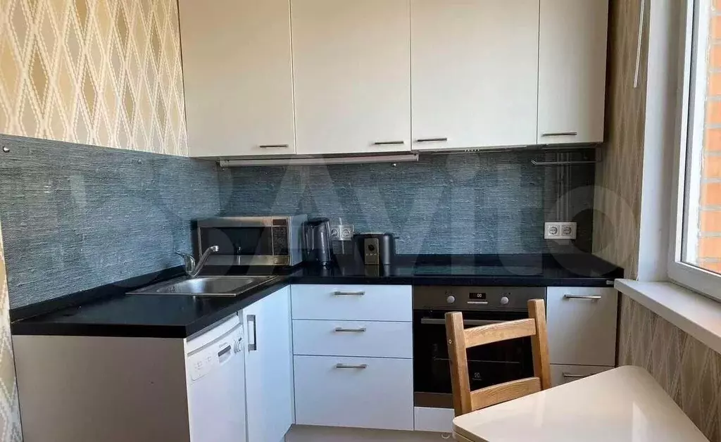 1-к. квартира, 40 м, 14/17 эт. - Фото 0