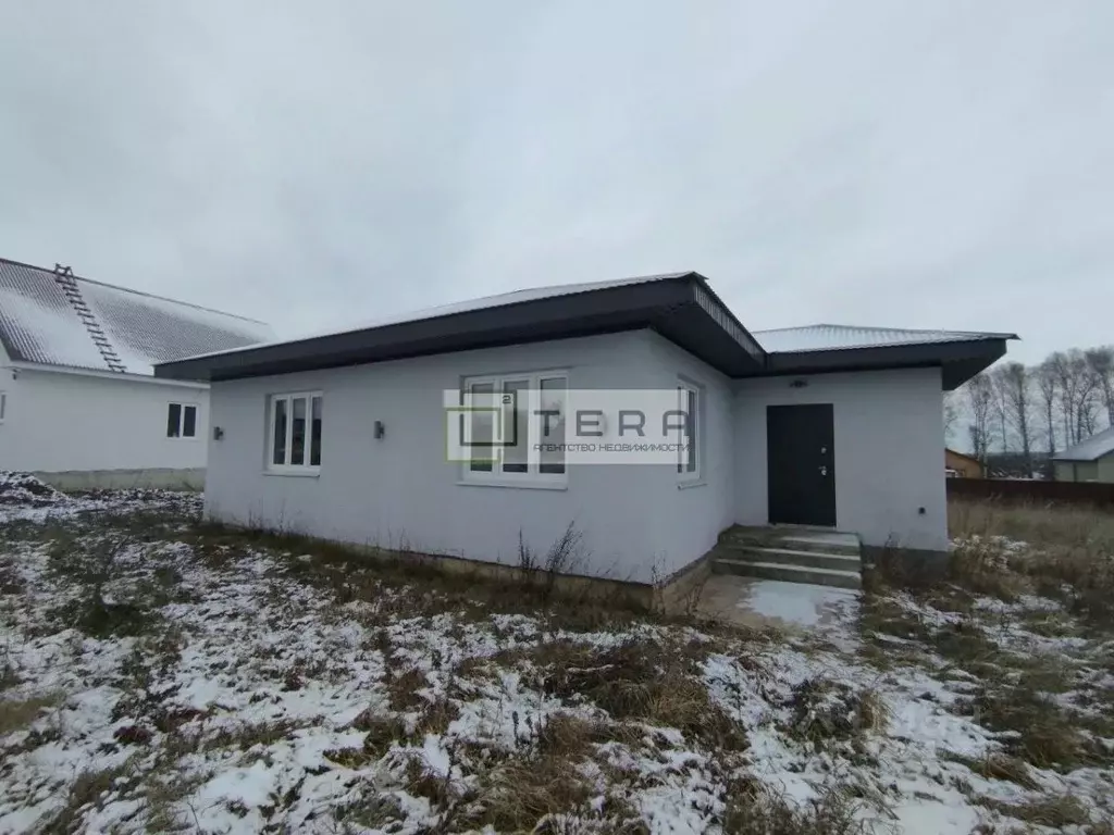 Дом в Башкортостан, Иглинский сельсовет, с. Иглино ул. ... - Фото 1