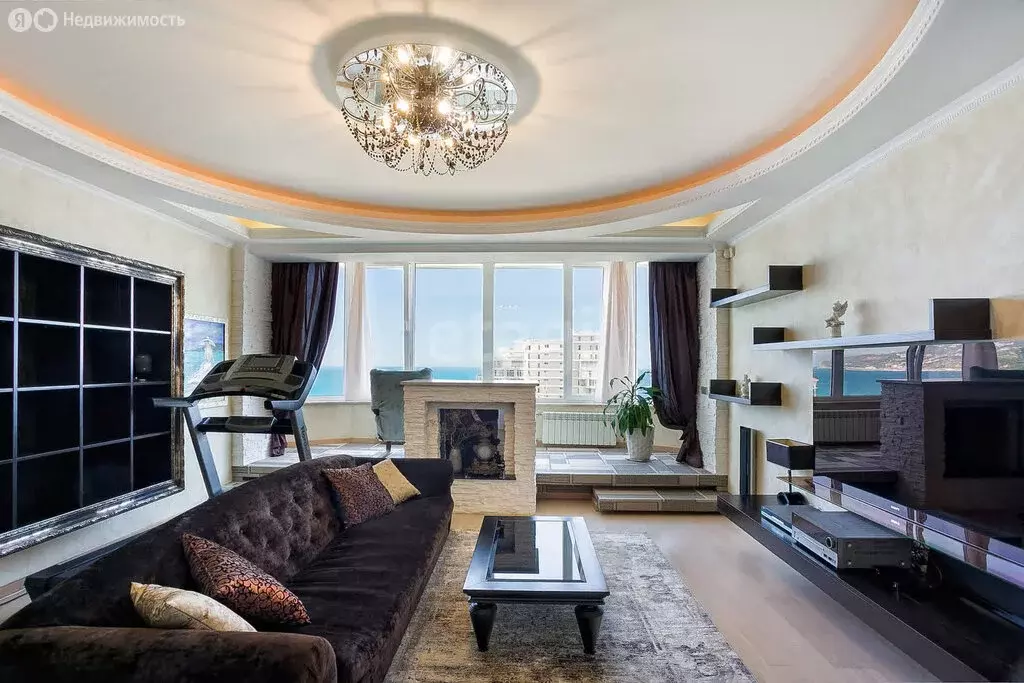 3-комнатная квартира: Ялта, улица Володарского, 9 (146 м) - Фото 1