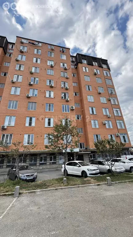 4-комнатная квартира: Махачкала, улица Каммаева, 20А (87 м) - Фото 1