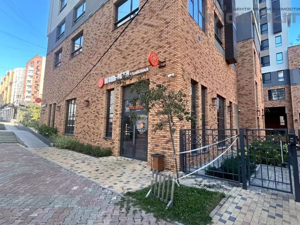 Торговая площадь в Свердловская область, Екатеринбург ул. Хохрякова, ... - Фото 1