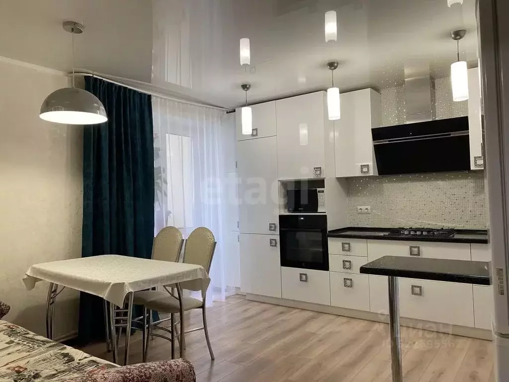 3-к кв. Саратовская область, Саратов ул. Имени С.П. Лисина, 10 (84.24 ... - Фото 2