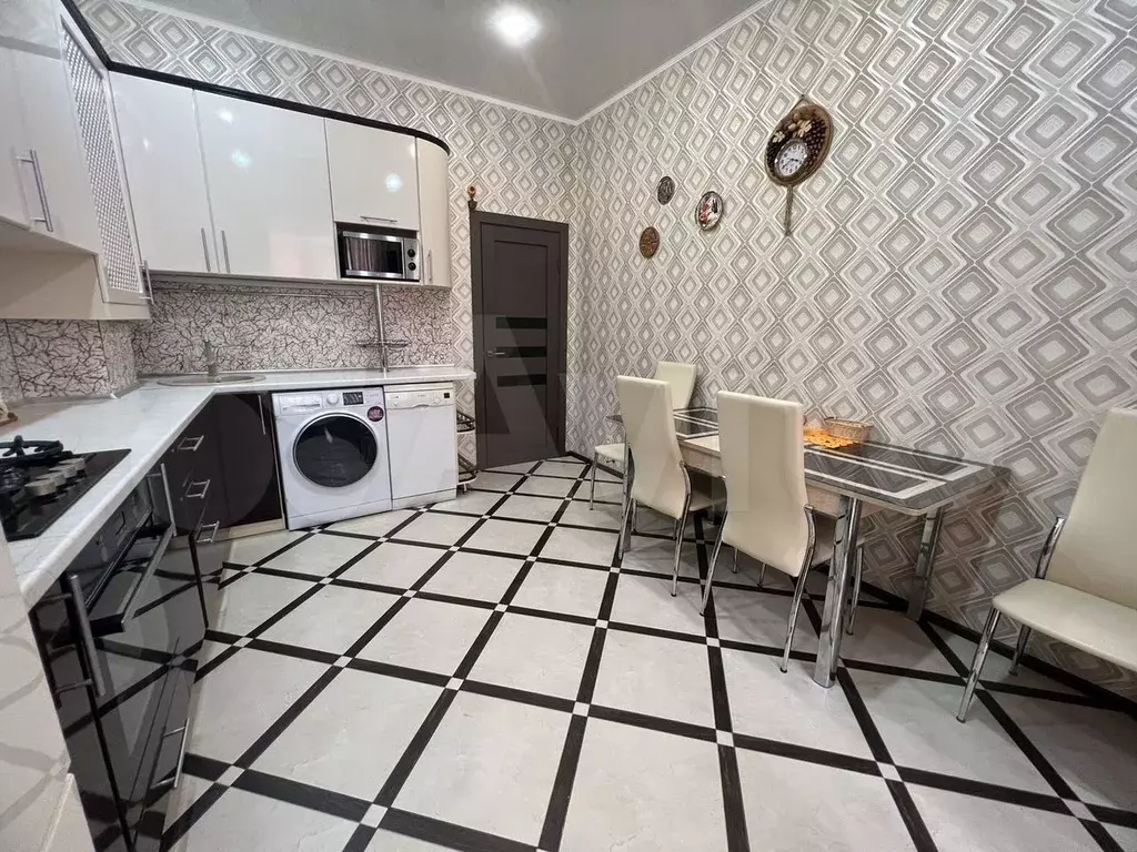 3-к. квартира, 76,3 м, 2/8 эт. - Фото 1
