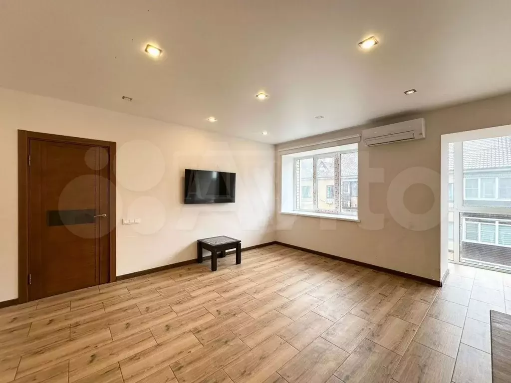 1-к. квартира, 57 м, 3/3 эт. - Фото 1