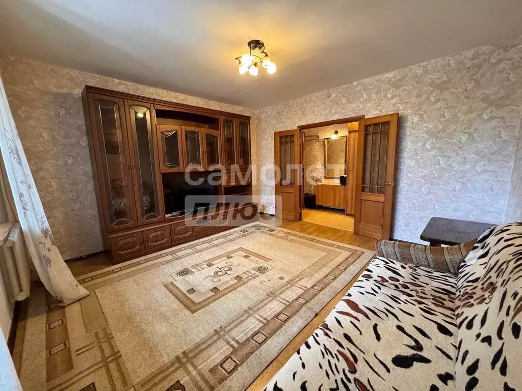 2-к кв. Челябинская область, Челябинск ул. Братьев Кашириных, 100а ... - Фото 1