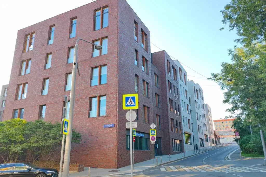 3-комнатная квартира: Москва, улица Станиславского, 11 (68.2 м) - Фото 1