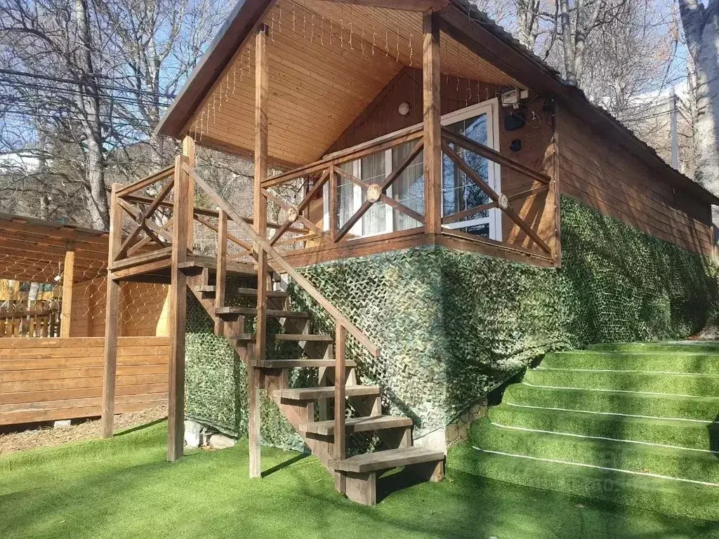 Дом в Карачаево-Черкесия, Зеленчукский район, с. Архыз  (20 м) - Фото 1