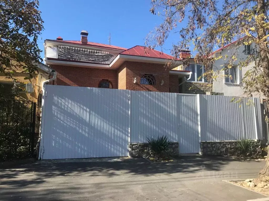 Дом в Севастополь ул. Розы Люксембург, 62 (180 м) - Фото 1