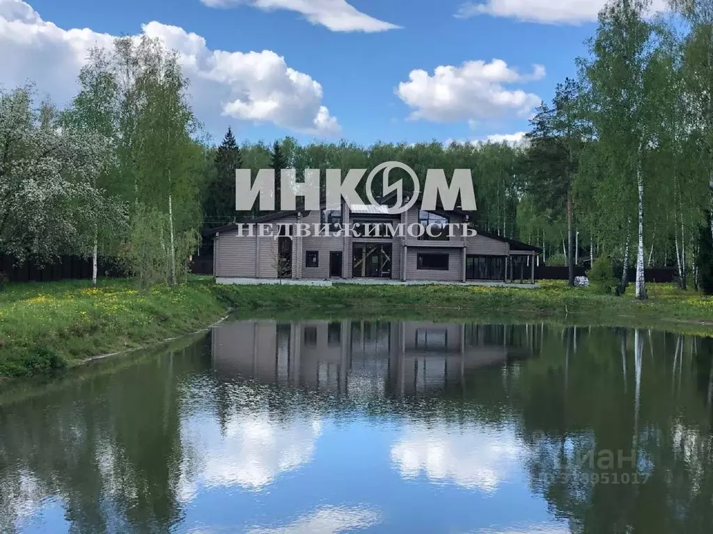 Дом в Калужская область, Боровский муниципальный округ, с. Ворсино  ... - Фото 1