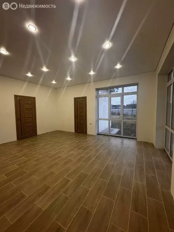 Дом в посёлок городского типа Белоярский, Лазурная улица (183 м) - Фото 2