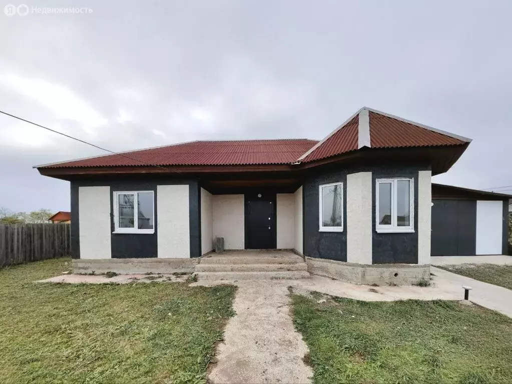 Дом в Хомутово, Финская улица (220 м) - Фото 0