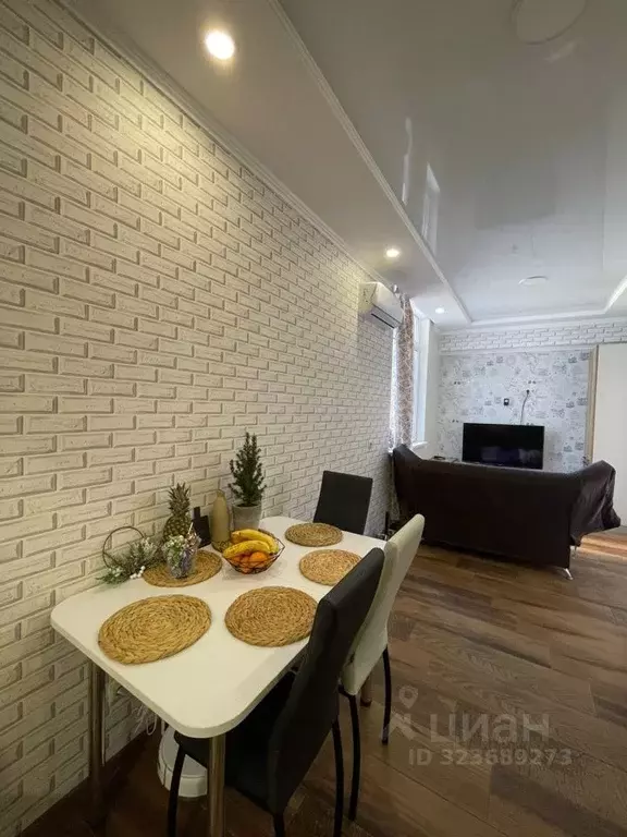 2-к кв. Краснодарский край, Геленджик ул. Суворова, 27к2 (65.0 м) - Фото 1