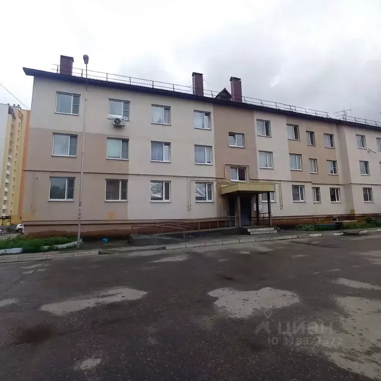 3-к кв. Пензенская область, Пенза ул. Чапаева, 93 (70.8 м) - Фото 0