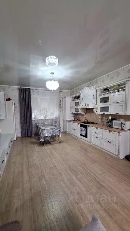 Дом в Астраханская область, Астрахань Ногинская ул. (184 м) - Фото 0