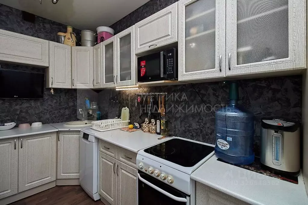 3-к кв. Тюменская область, Тюмень Антипино мкр, ул. Беловежская, 3к1 ... - Фото 1