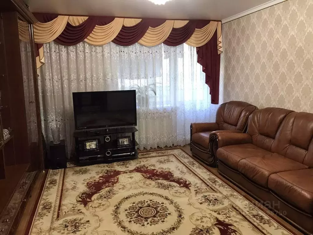 4-к кв. Белгородская область, Губкин Преображенская ул., 8 (73.8 м) - Фото 1