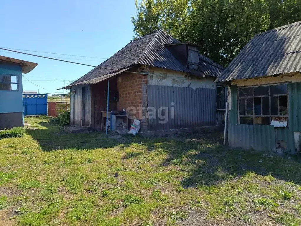 Дом в Белгородская область, Вейделевский район, с. Долгое ул. ... - Фото 1