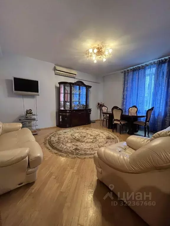 2-к кв. Волгоградская область, Волгоград ул. Мира, 10 (66.4 м) - Фото 1