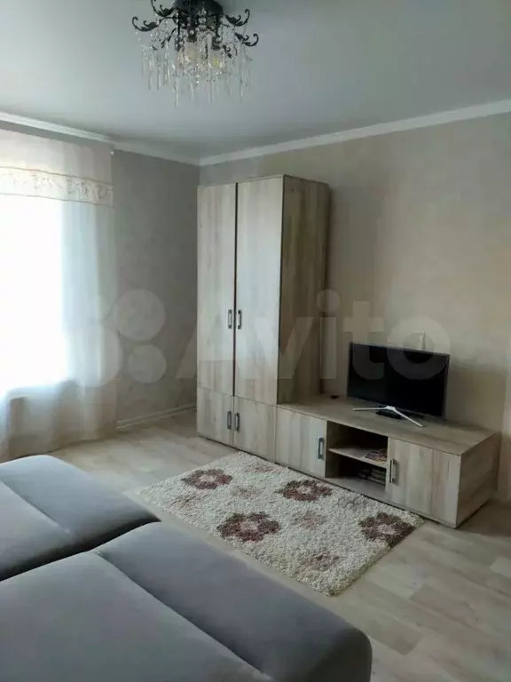 1-к. квартира, 42 м, 4/10 эт. - Фото 0