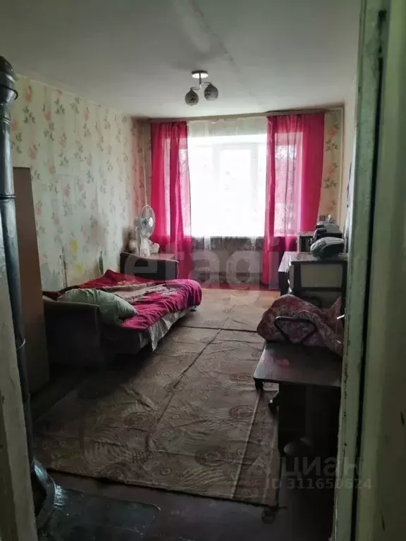 3-к кв. Псковская область, Порхов Старорусская ул., 47 (67.5 м) - Фото 0