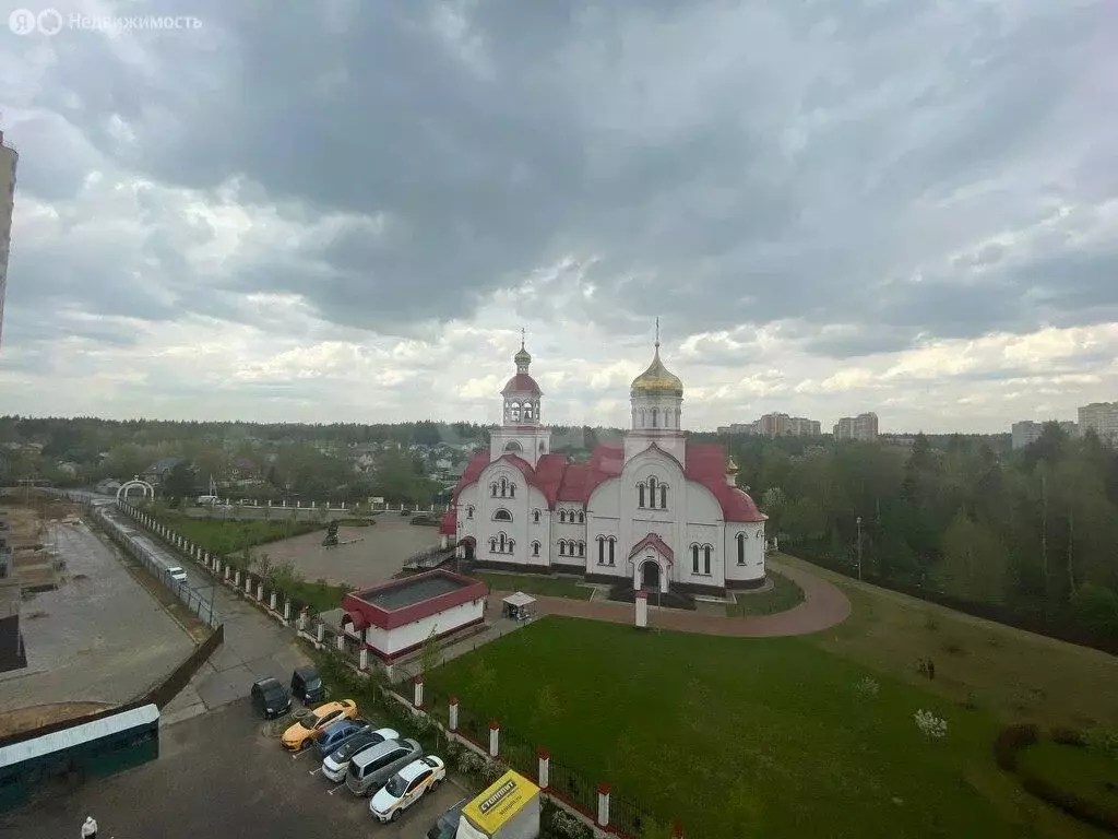 3-комнатная квартира: посёлок городского типа Голубое, Парковый ... - Фото 0