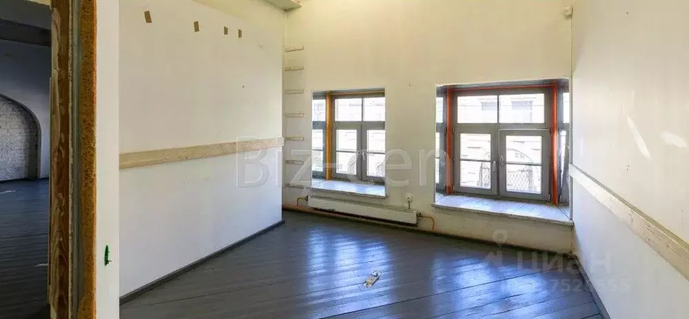 Офис в Санкт-Петербург Биржевой пер., 2 (500 м) - Фото 2