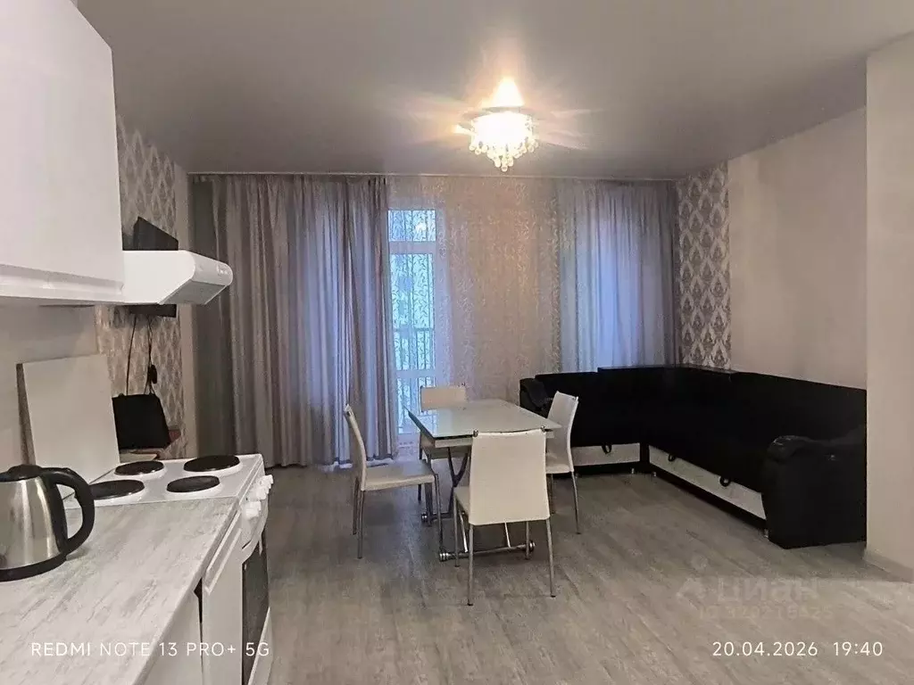 3-к кв. Тюменская область, Тюмень ул. Александра Протозанова, 4 (80.0 ... - Фото 1