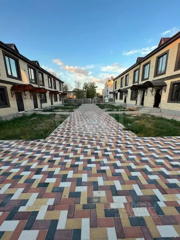 Таунхаус в Калмыкия, Элиста ул. Хомутникова, 116 (64 м) - Фото 2