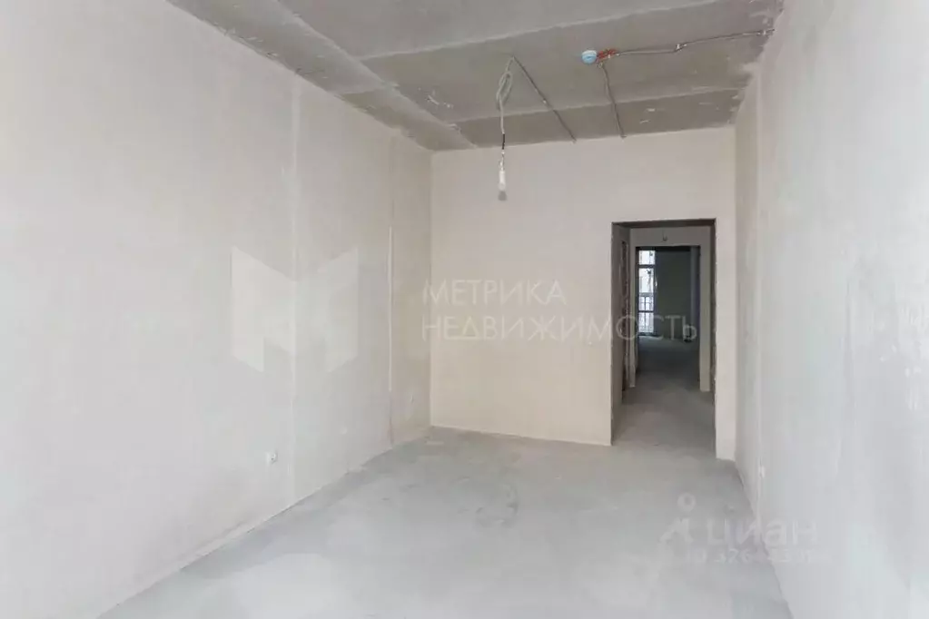 2-к кв. Тюменская область, Тюмень ул. Разведчика Кузнецова, 16 (82.7 ... - Фото 1