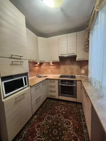 3-к. квартира, 60 м, 1/5 эт. - Фото 0